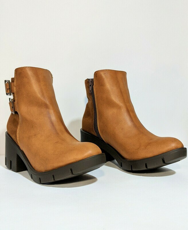 Botas con broche de tacón grueso
