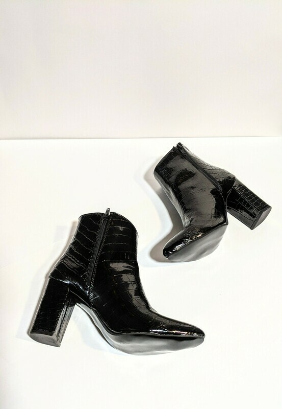 Botas de tacón grueso con diseño de cocodrilo