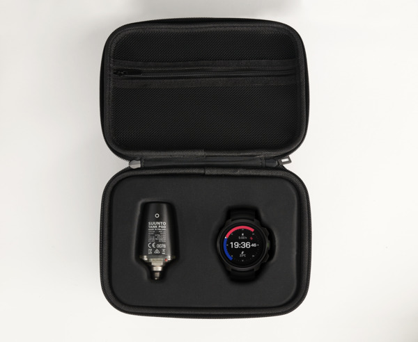 Suunto Ocean All Black + POD
