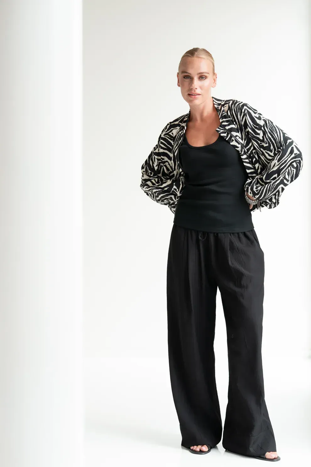 Juul & Belle Pants Abigail Black