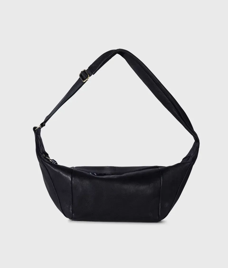 10 DAYS Leather Banana Bag Black 10 DAYS Leather Banana Bag Black