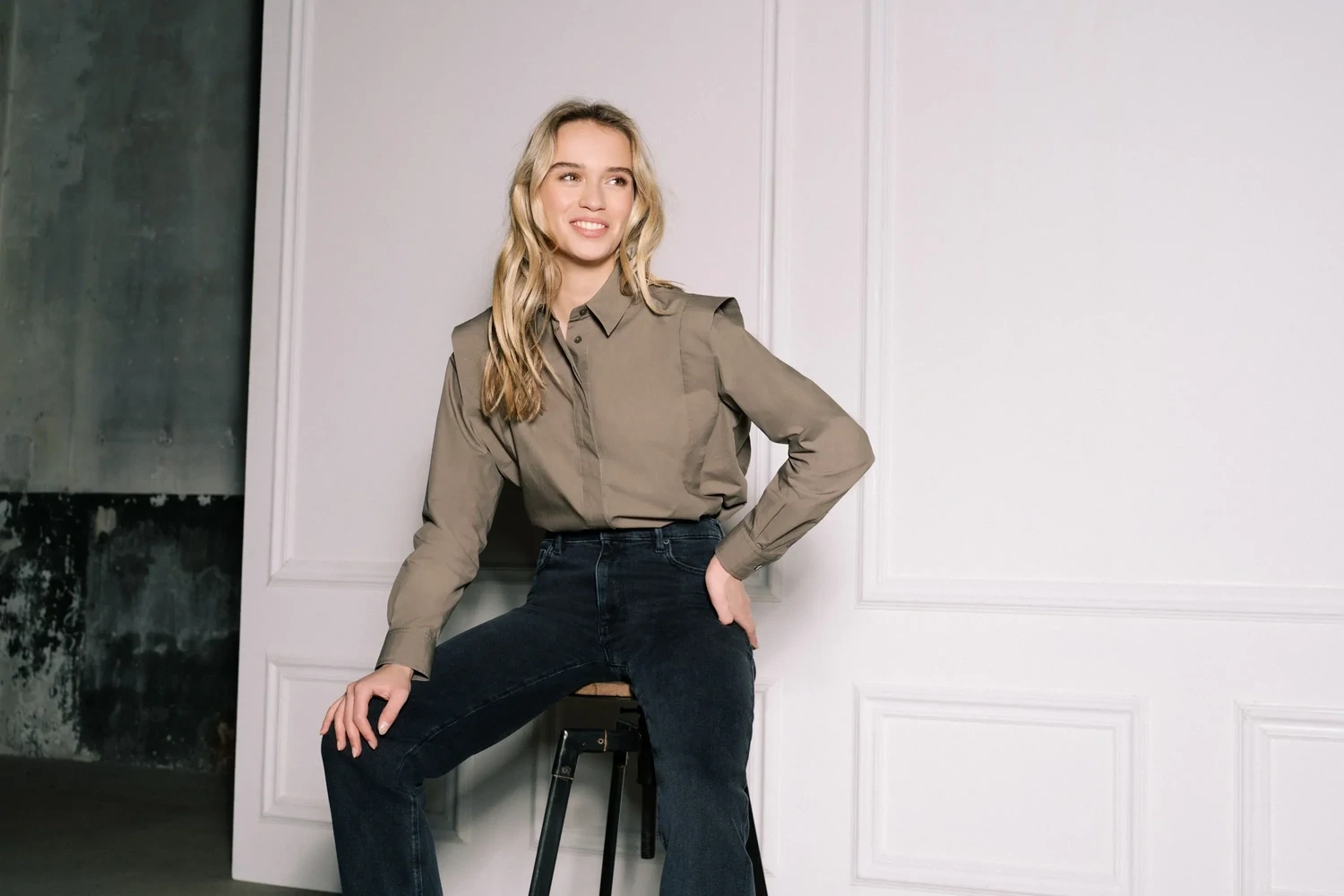 Homage to Denim - Poplin Blouse With Shoulder Detail - Army