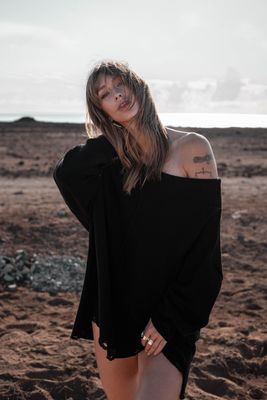 MOOST WANTED - Lola Off Shoulder Sweater - Black