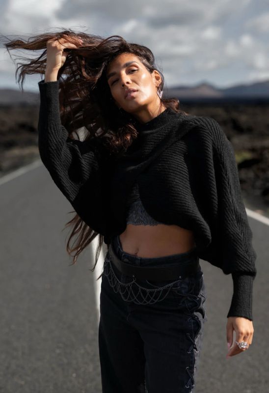MOOST WANTED - Paige Sweater - Black