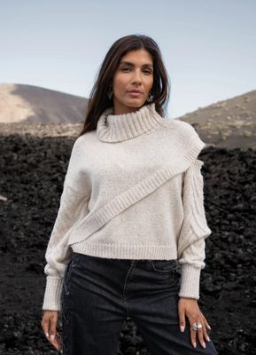 MOOST WANTED - Yara Sweater - Light Beige MOOST WANTED - Yara Sweater - Light Beige
