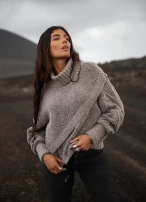 MOOST WANTED - Yara Sweater - Grey Melange MOOST WANTED - Yara Sweater - Grey Melange