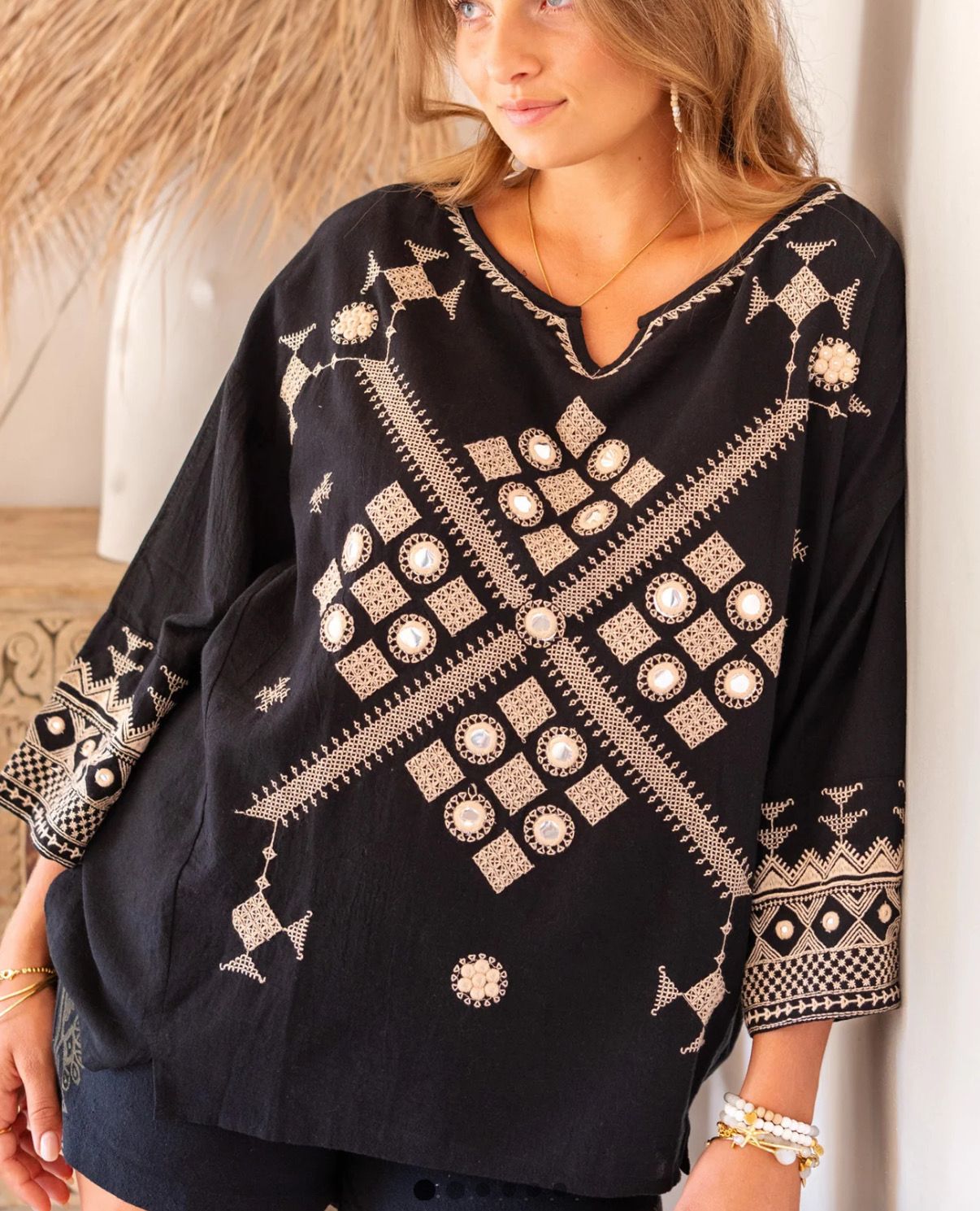 IBZmode - Top Naluna Sundara - Black IBZmode - Top Naluna Sundara - Black