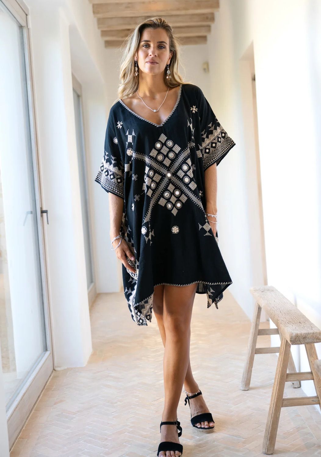 IBZmode -Short Kaftan Silla Sundara - Black IBZmode -Short Kaftan Silla Sundara - Black