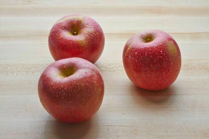 Apples - 1/2 Pound