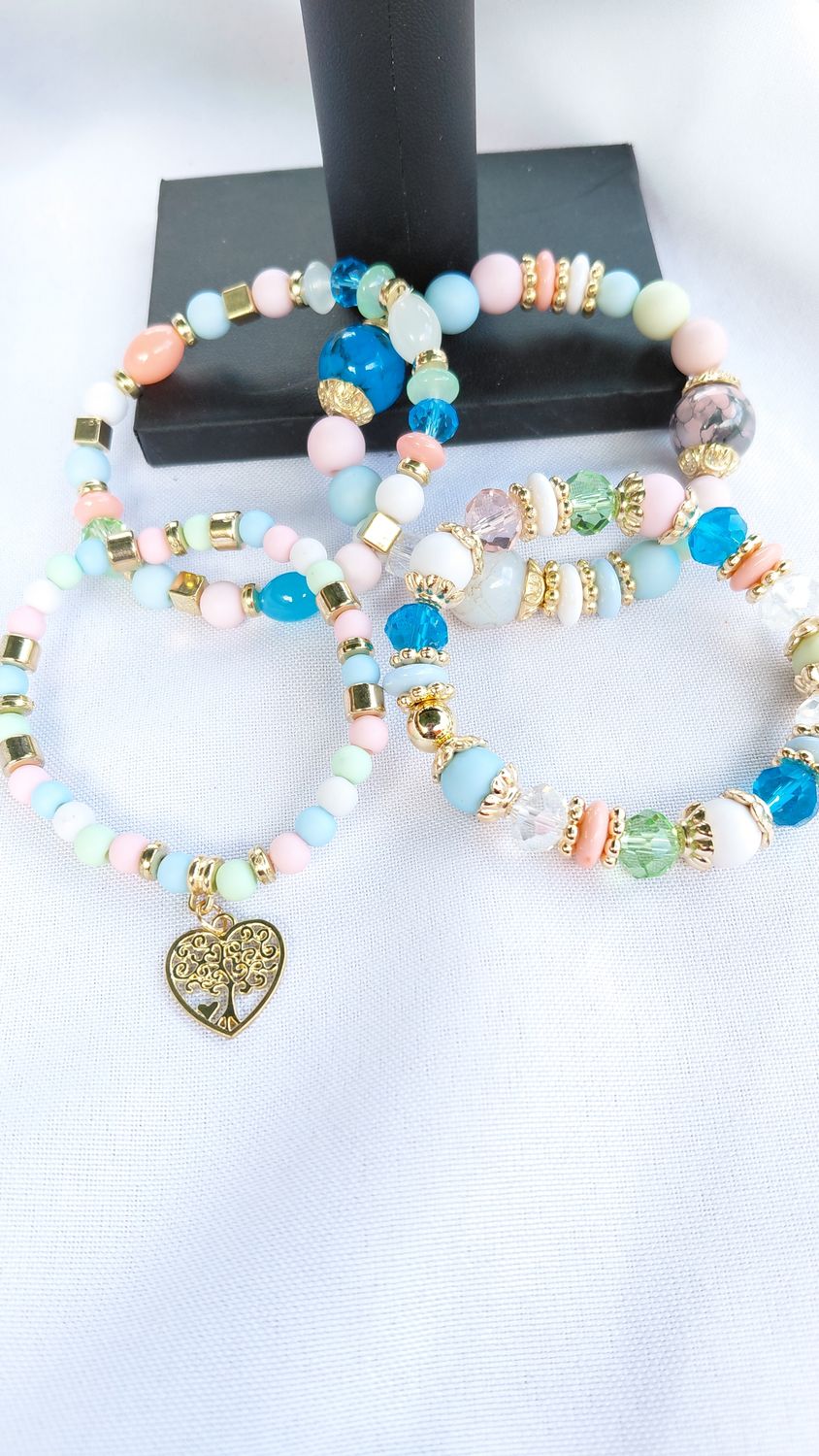Heart Charm Crystal Bead Bracelet Set- Pastel Multicolor