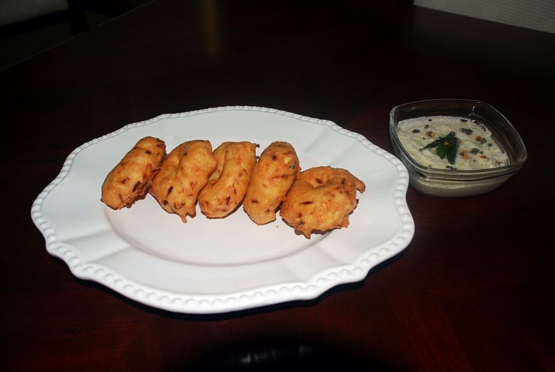 Medu Vada Sambar & Chutney Medu Vada Sambar & Chutney