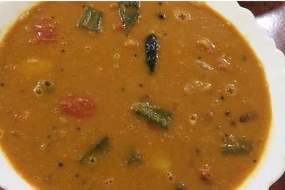 Medu Vada Sambar & Chutney