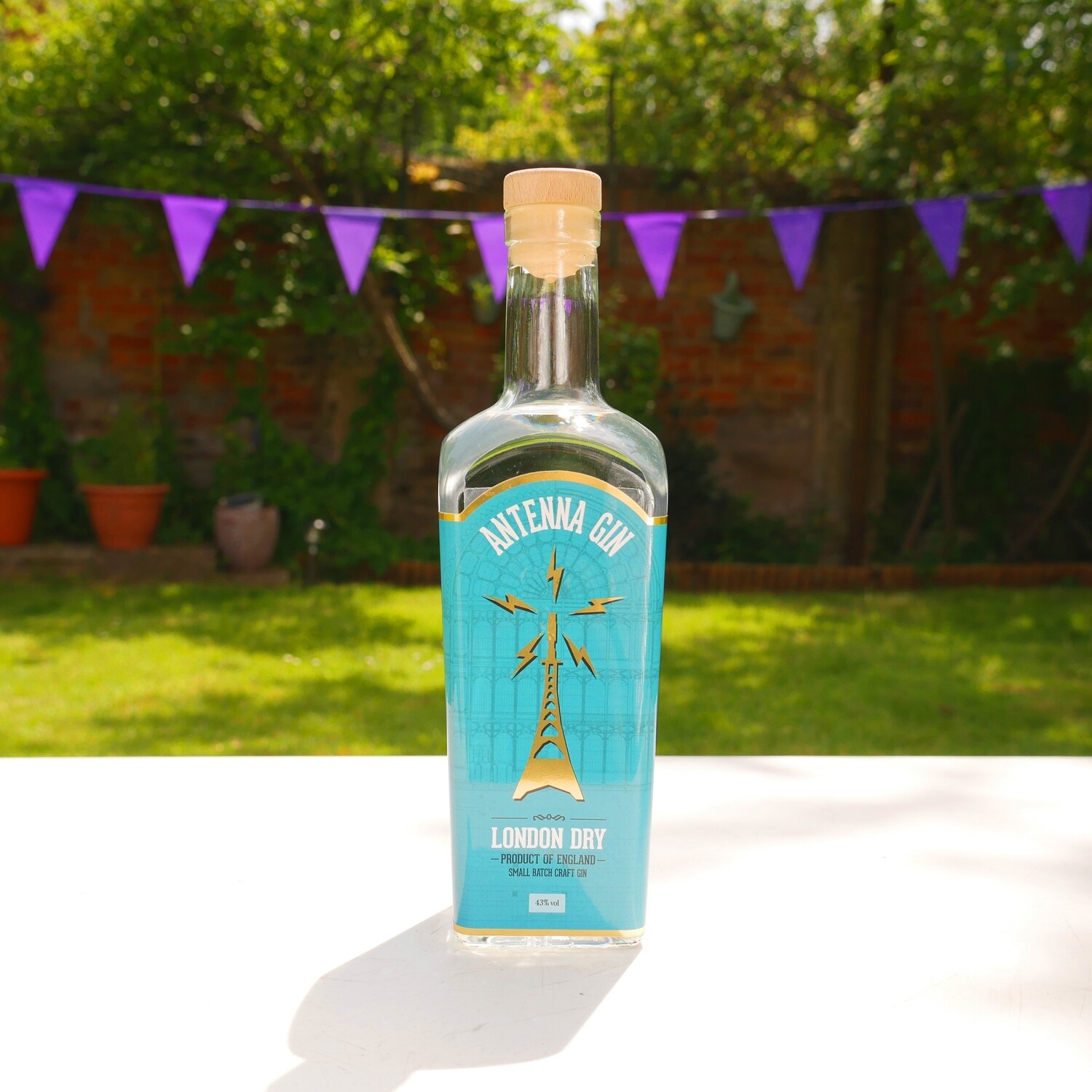 Antenna London Dry Gin 700ml - 43%