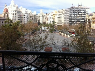 ESPACIO &quot;A&quot; - 15 PERSONAS