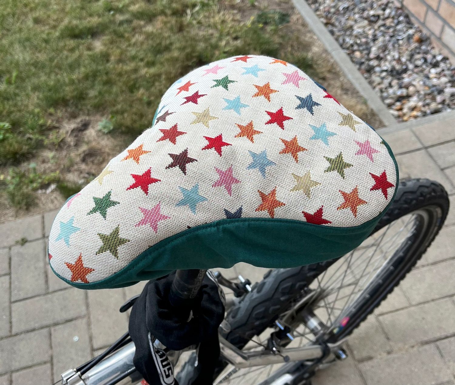 Sattelmütze "Sterne"