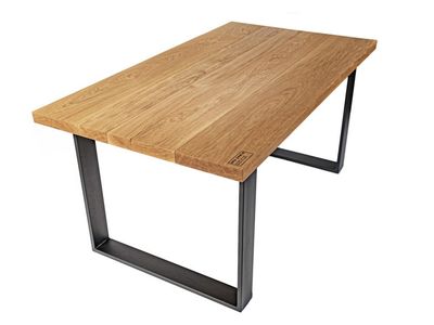 Handgefertigter Esstisch aus Eiche Handgefertigter Esstisch aus Eiche