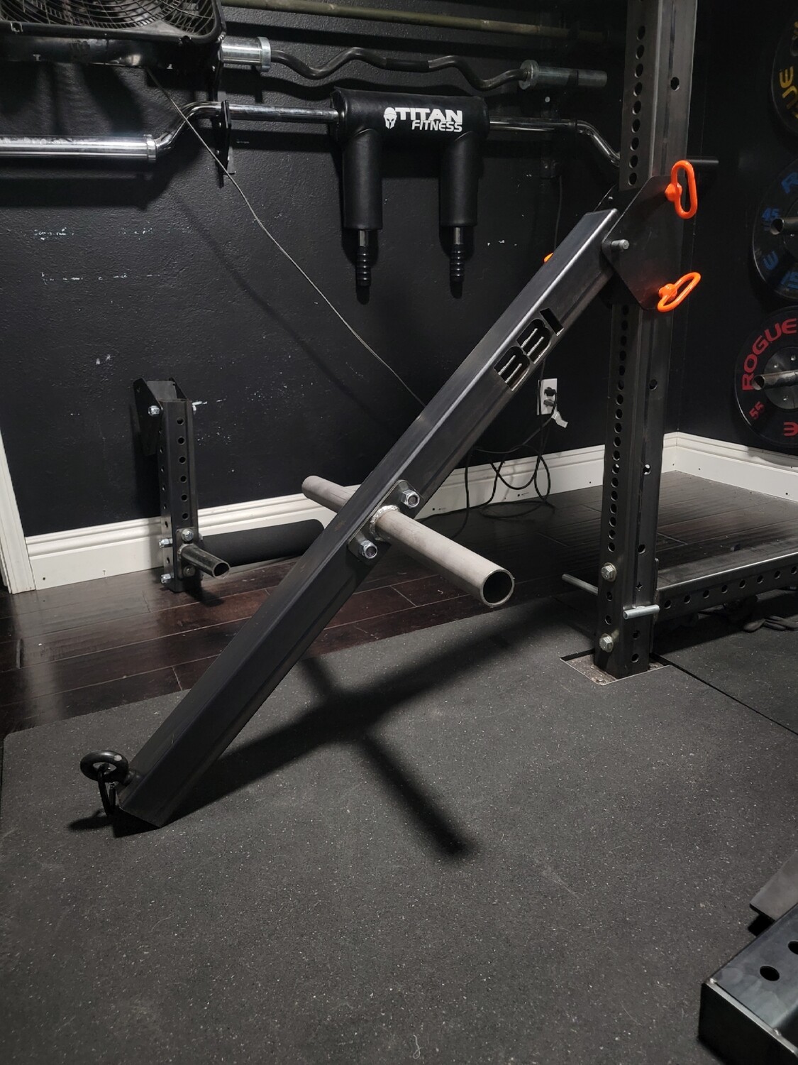 Belt Squat Machine