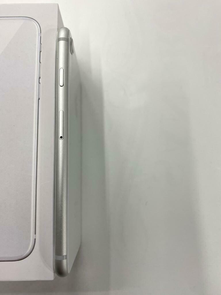 iPhone 8 64GB White colour Unlocked