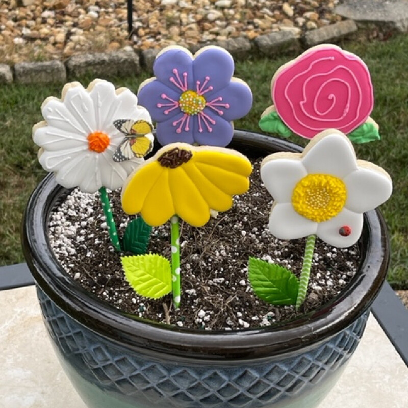 The Cookie Class Cutters: Flower Bucket