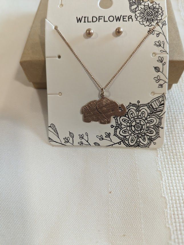 Elephant (Gold) - Necklace & Earring set