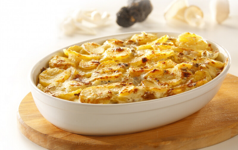 AARDAPPEL GRATIN IN TRUFFEL-ROOMSAUS