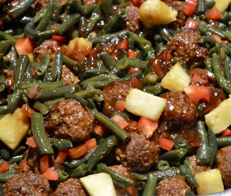 SPERZIEBONEN MET BALLETJES IN KETJAPSAUS