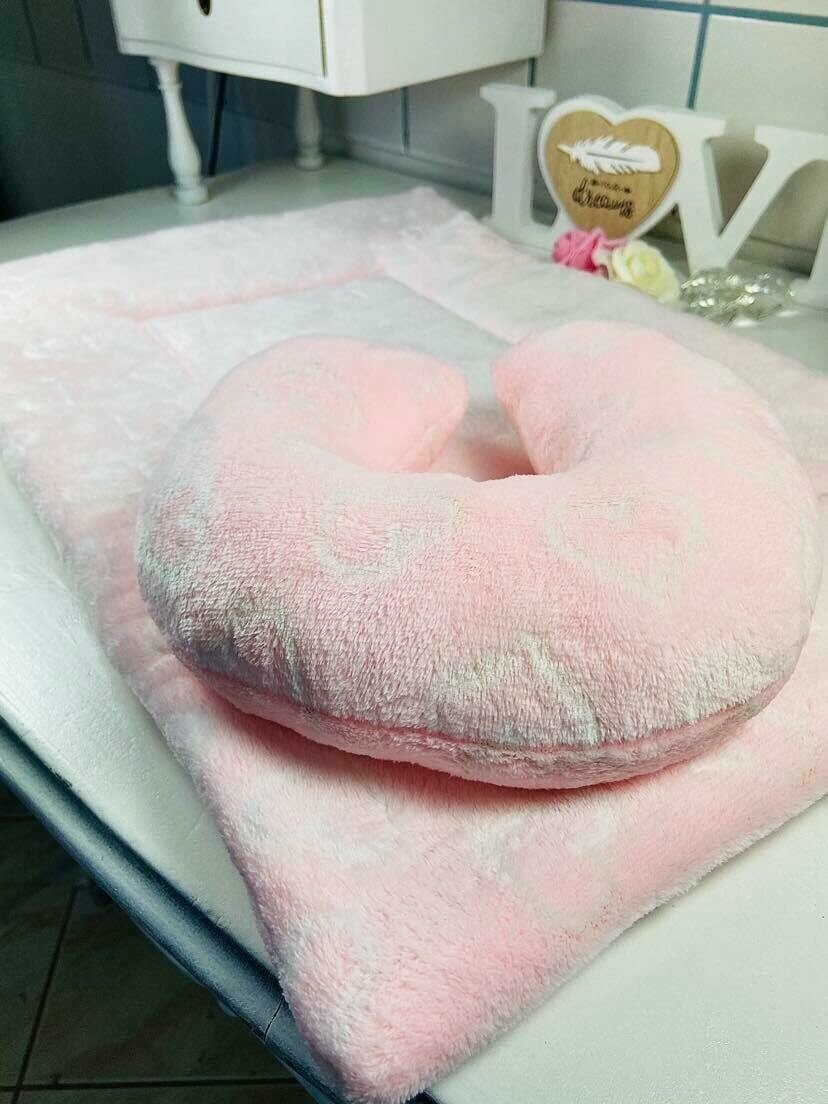 Pflegeunterlage & TopKnot Kissen White Heart