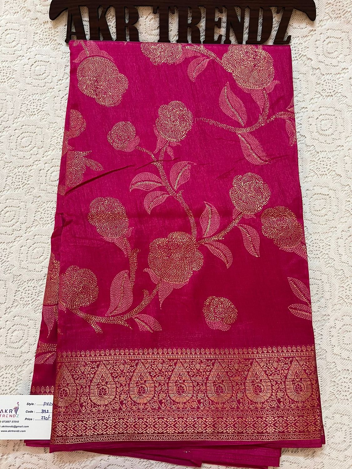 ​Jacquard border Dola silk sarees​
