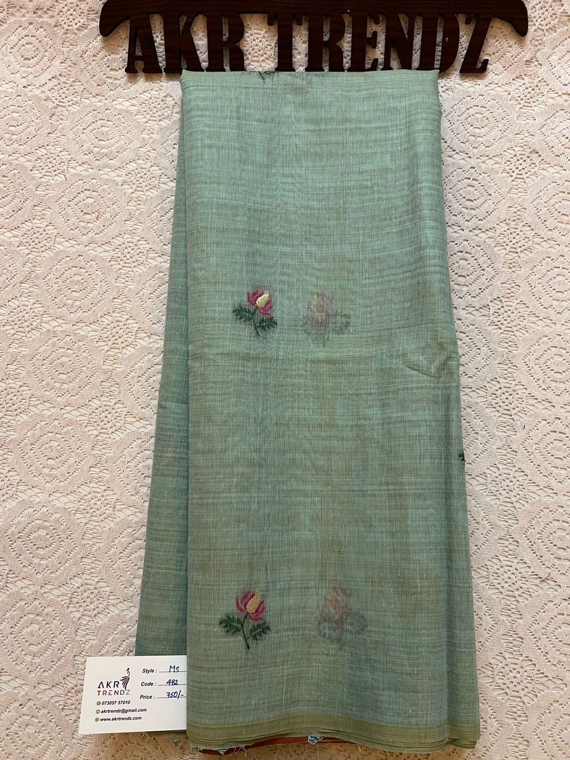 Weaving chanderi cotton sarees