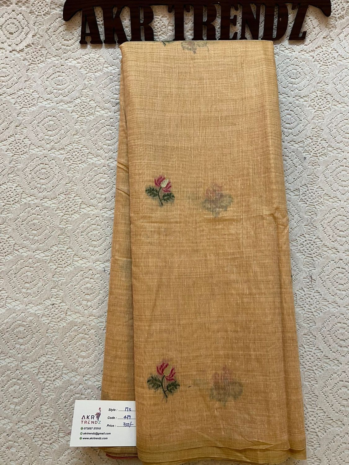 Weaving chanderi cotton sarees