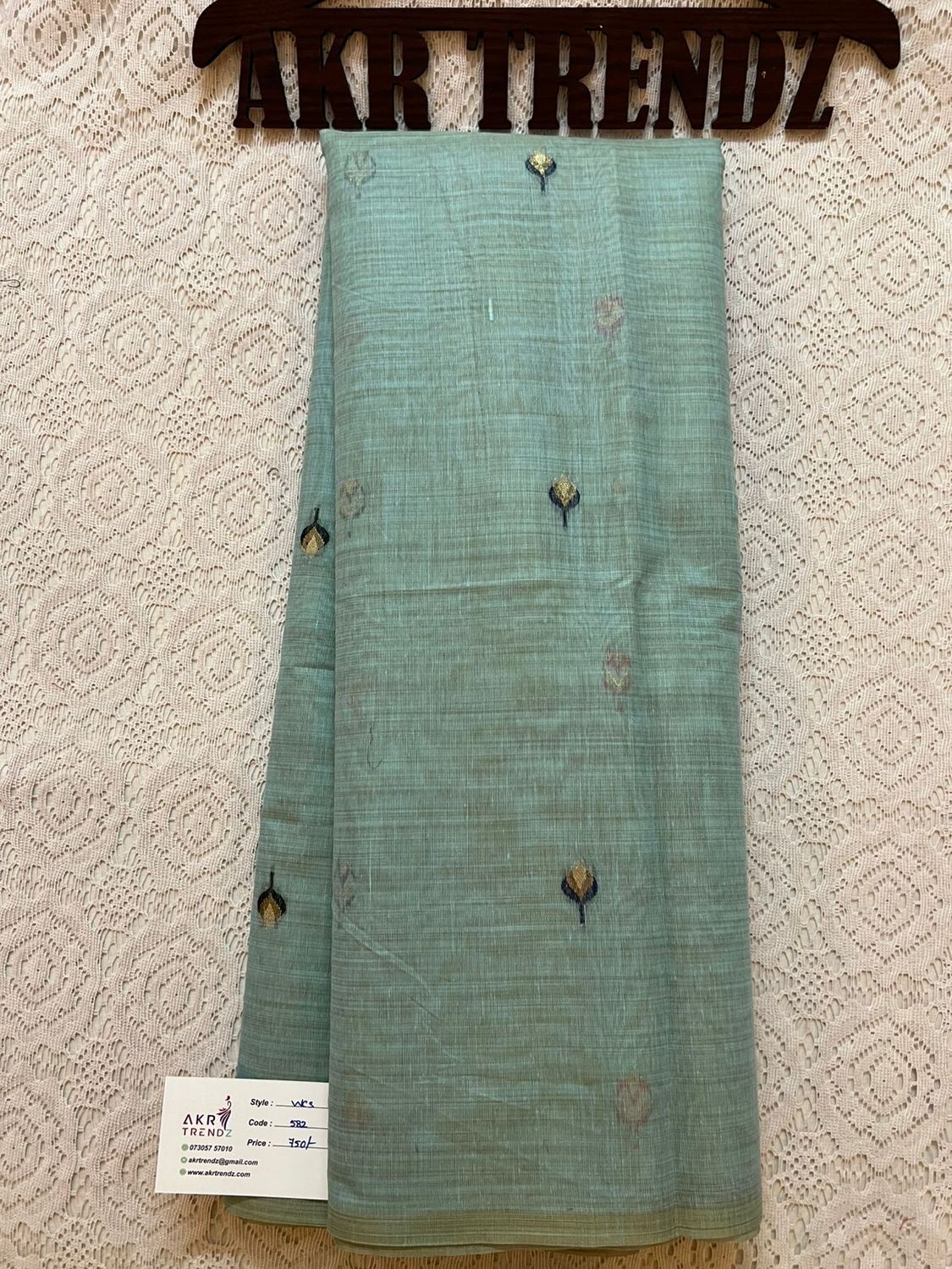 Weaving chanderi cotton sarees