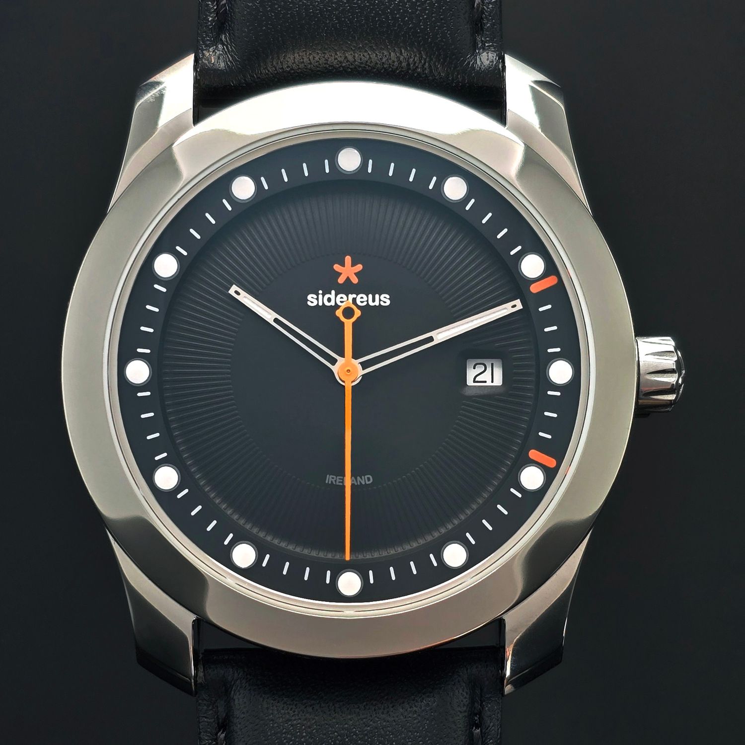 Newgrange Date/Time with a Polished Finish and a Midnight Black Dial 20/50