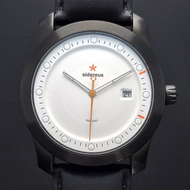 Dowth Date/Time with Quartz White Dial 25/50 Dowth Date/Time with Quartz White Dial 25/50