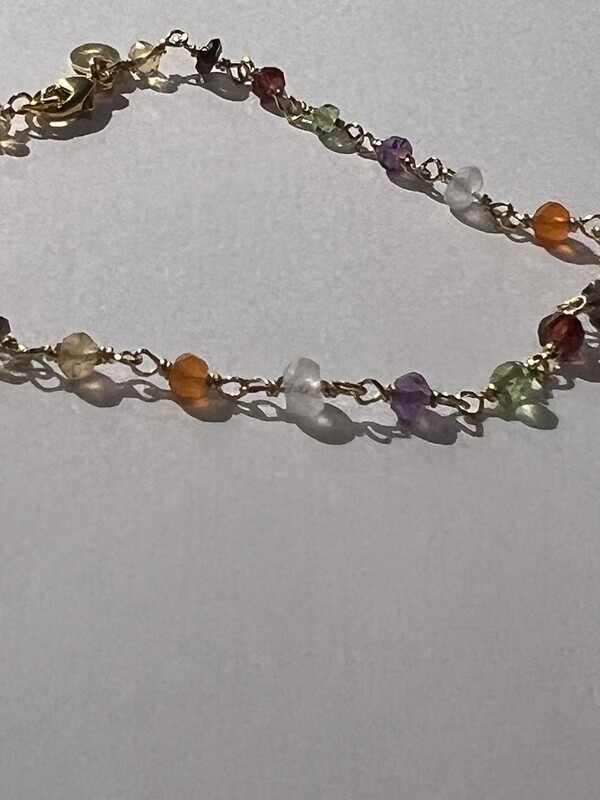 Armbånd med Facetslebne Mix sten