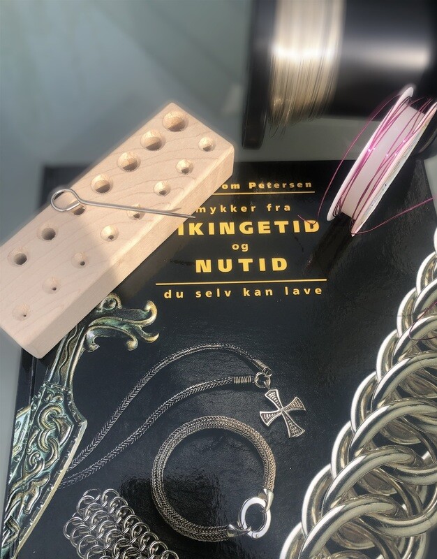 Materiale og Startsæt Til Vikingestrik. Materialer til 1 armbånd inkl. bog