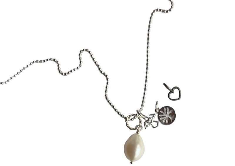 Flot Hvid ferskvandsperle vedhæng. Fra