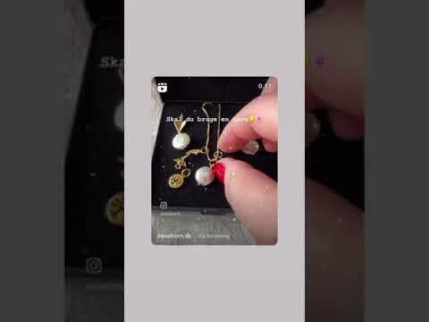 Smykke sæt. Hvide Ferskvandsperler med charms