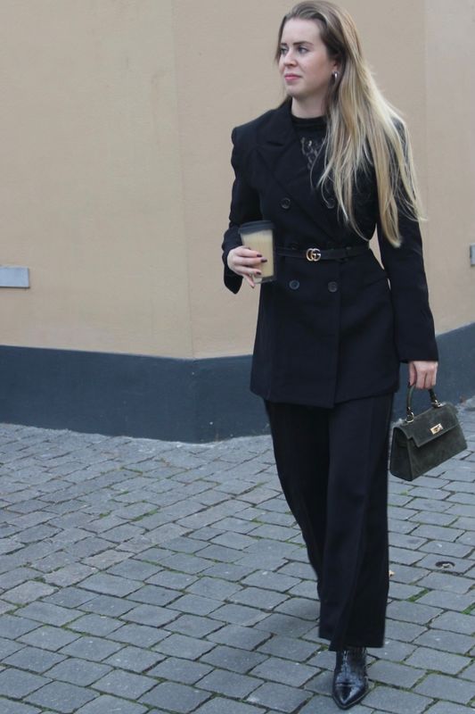 Zwarte getailleerde blazer