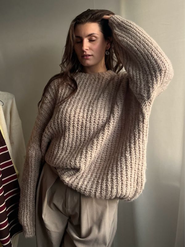 Taupe gebreide trui