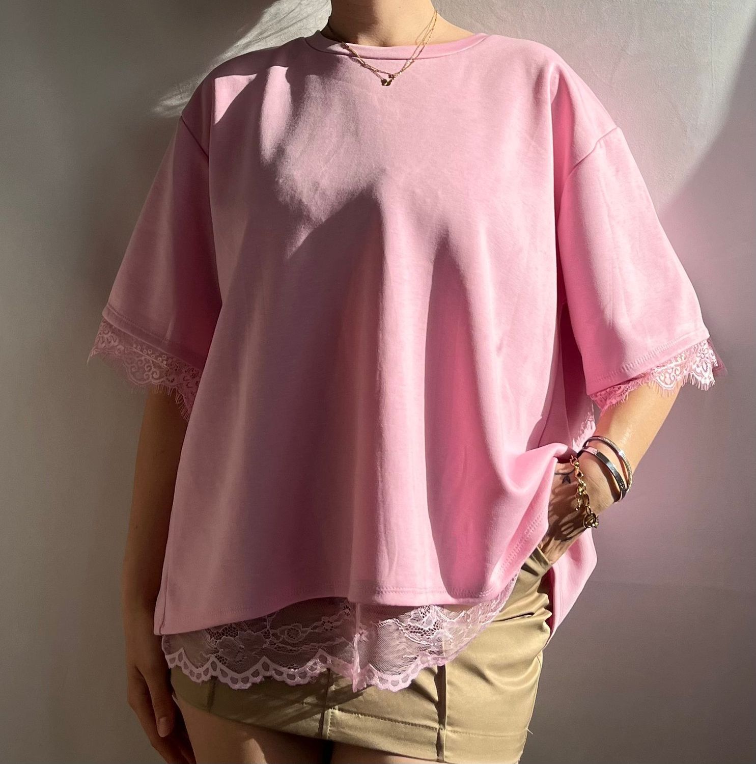 Oversized t-shirt met kant Oversized t-shirt met kant