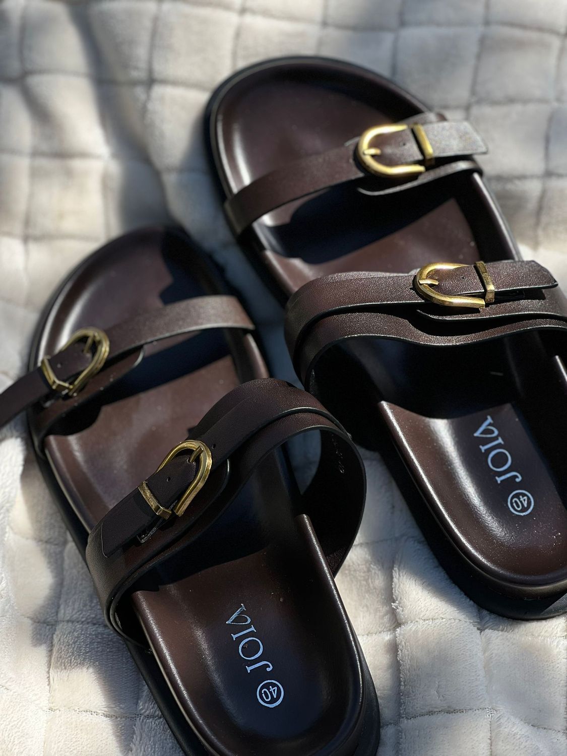 Sandalen met gouden gesp