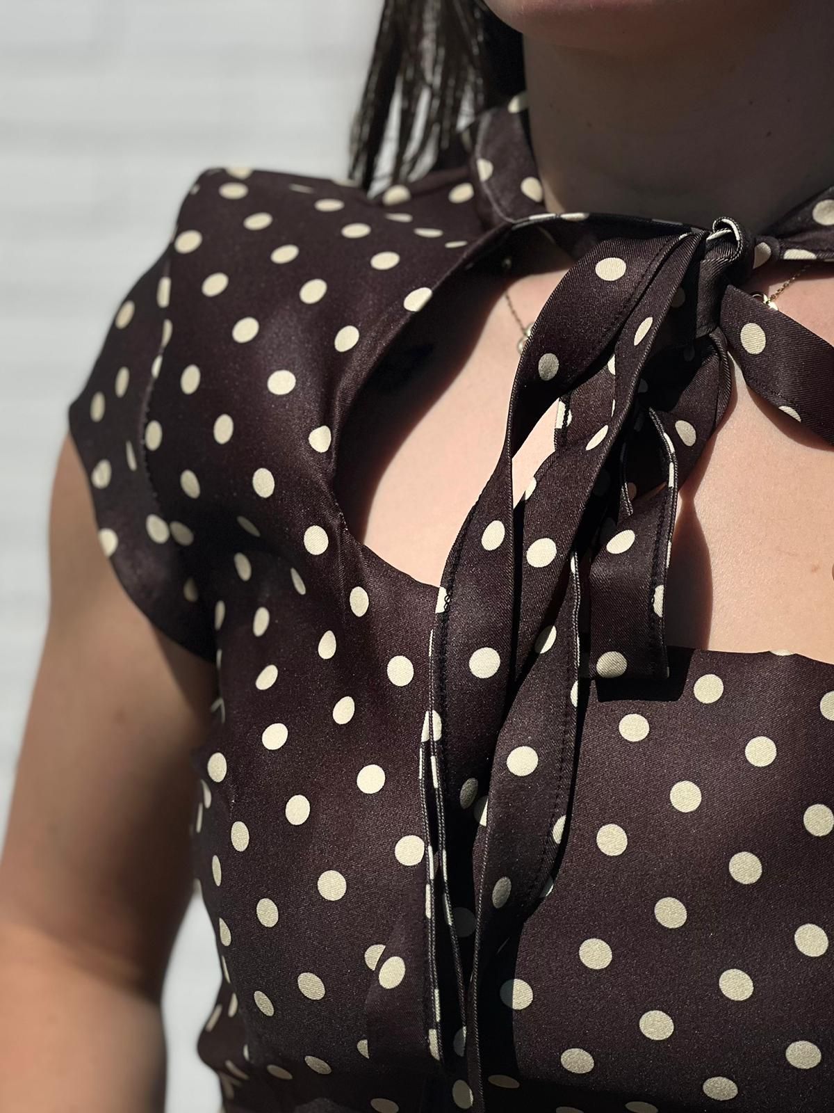 Korte jurk met stippen