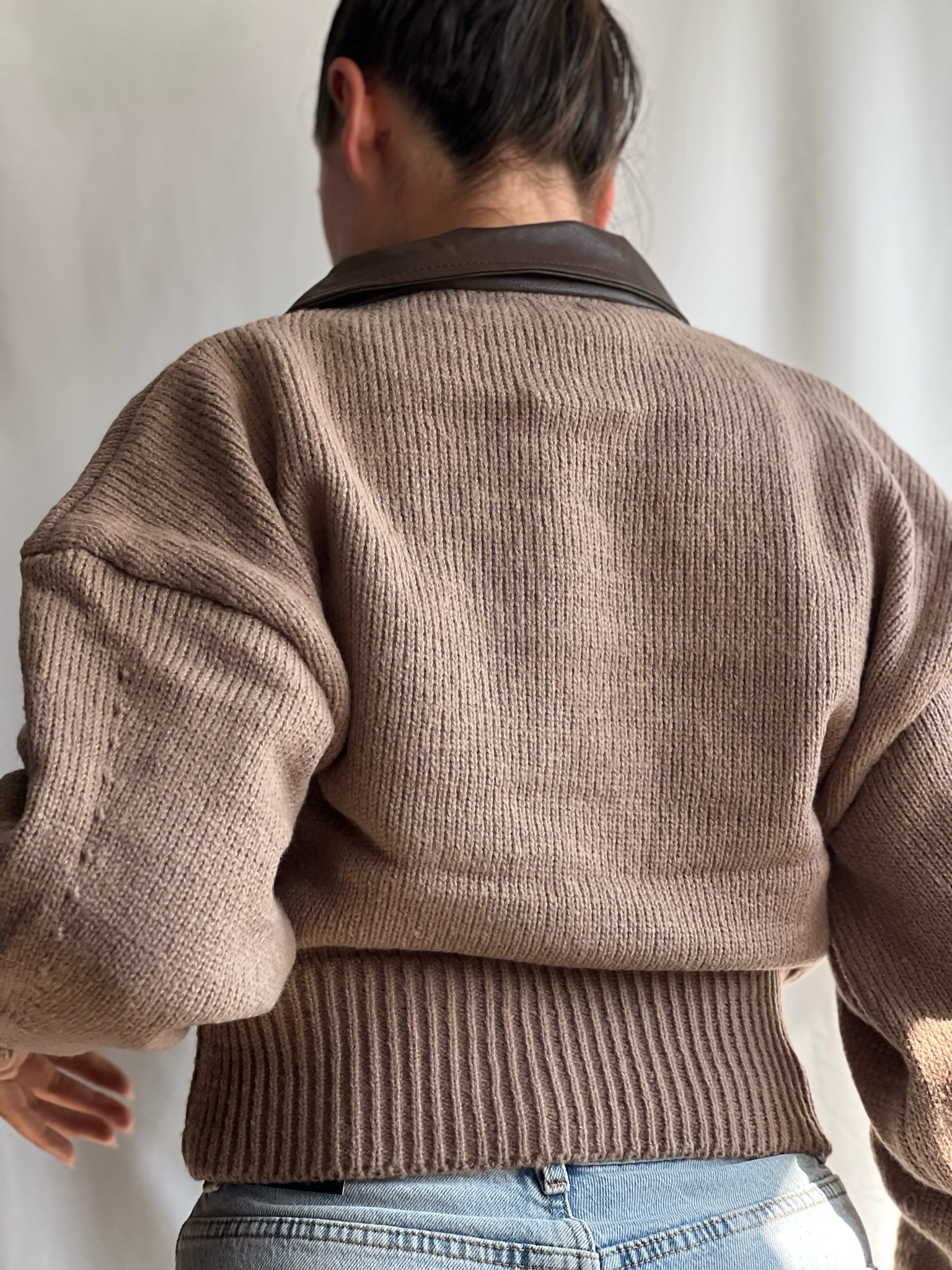 Vest met leren kraag