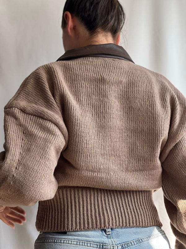 Vest met leren kraag