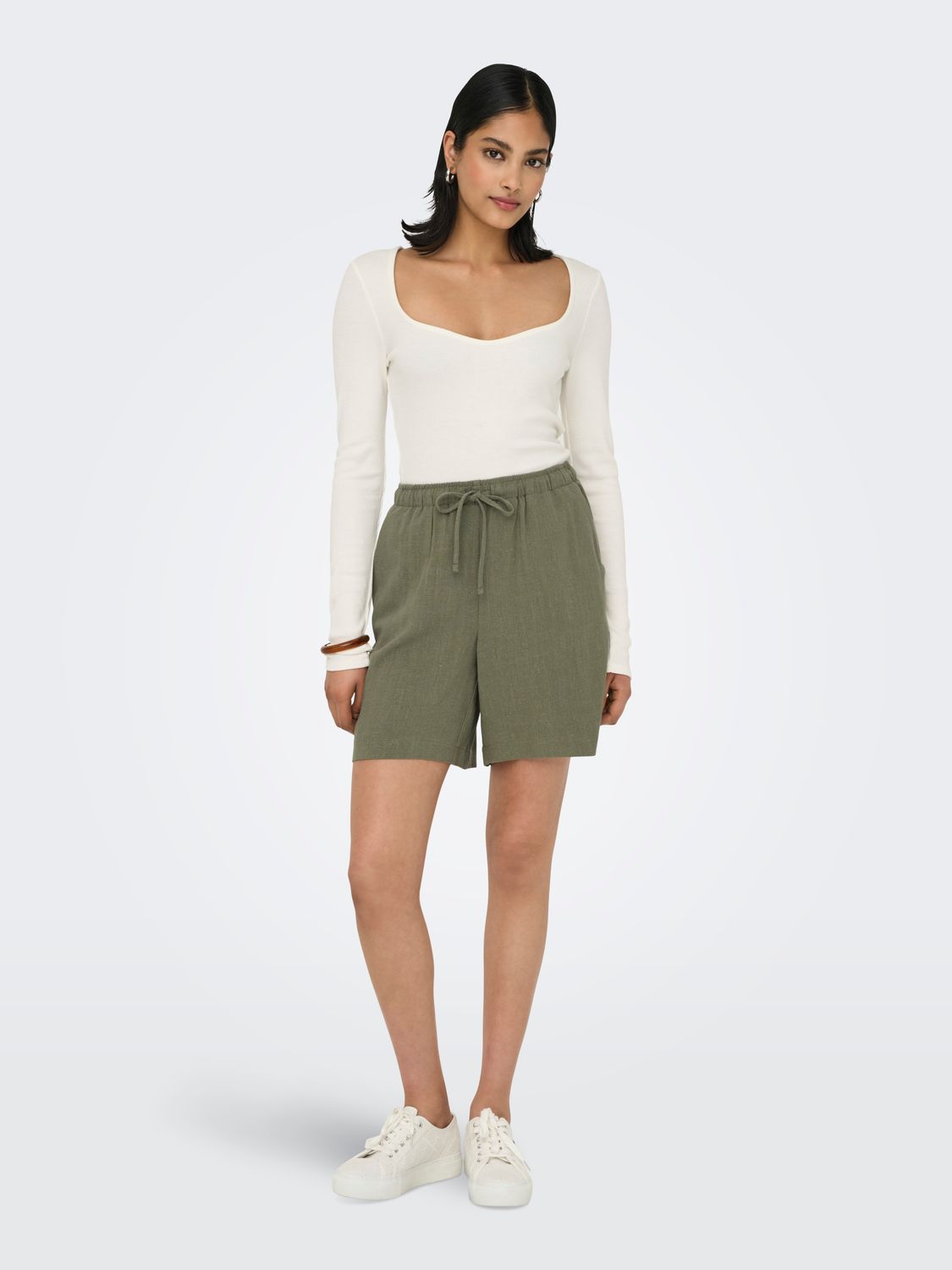 Only ONLSIESTA MW PULL-UP LIN BL SHORTS : Deep Lichen Green 15333032