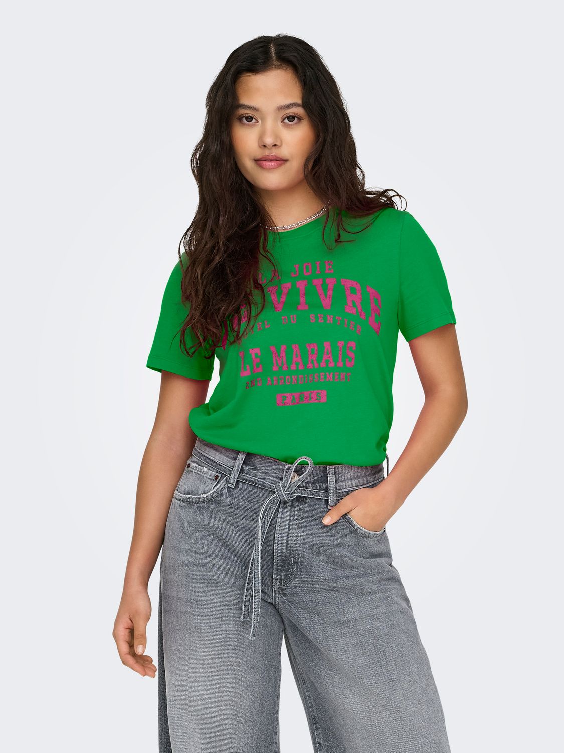 Only ONLREGINA S/S REG TEE CS JRS Green Bee/De vivre 15319748