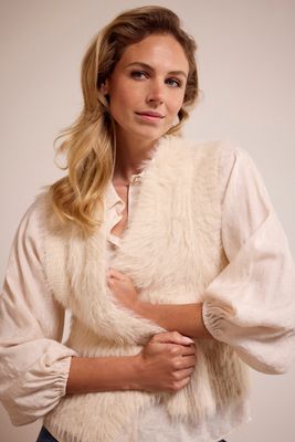 Tramontana Hairy Yarn Vest Stone O05-17-701