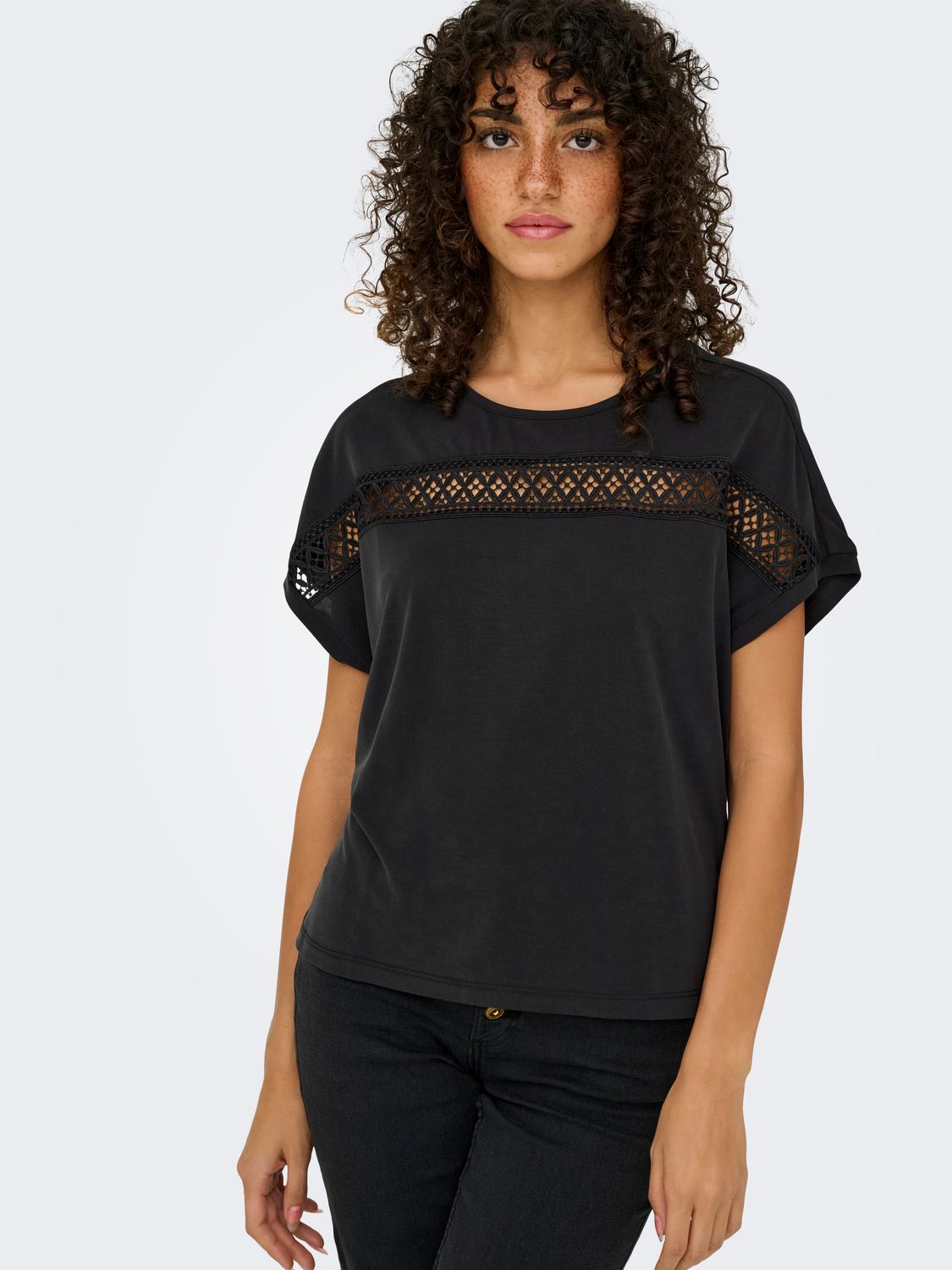 Only ONLFREE LIFE S/S LACE PANEL TOP JRS Black 15356193