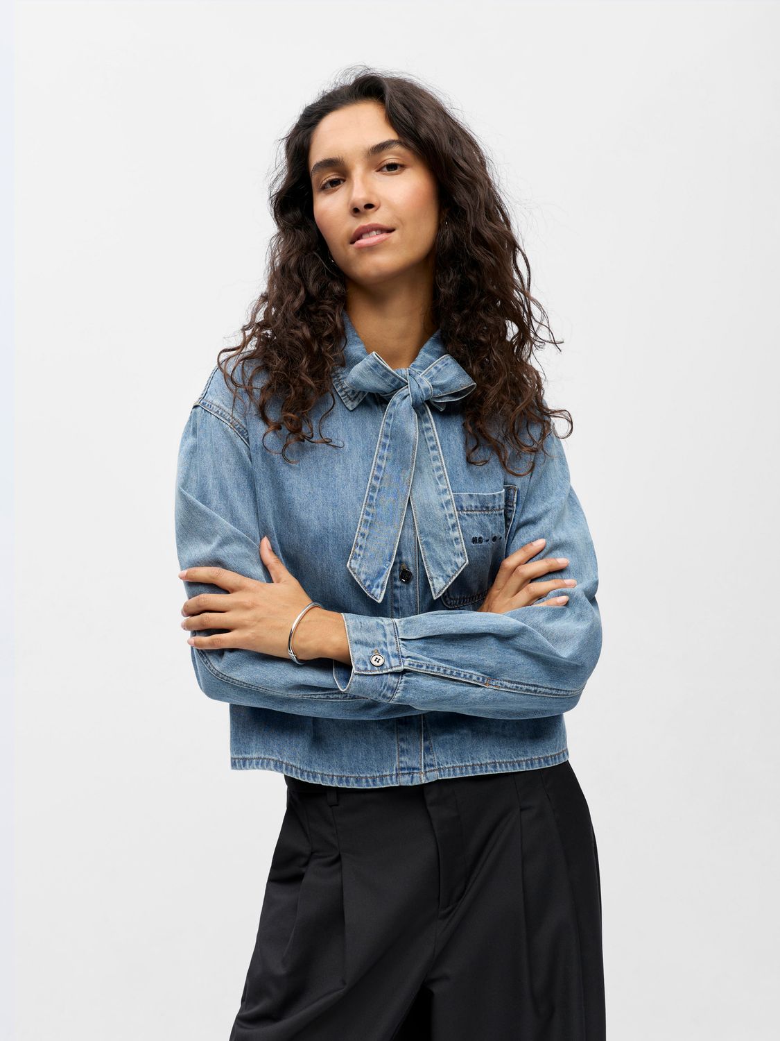 Object OBJVILMA L/S RE SHORT DENIM SHIRT 1: Medium Blue Denim 23048036