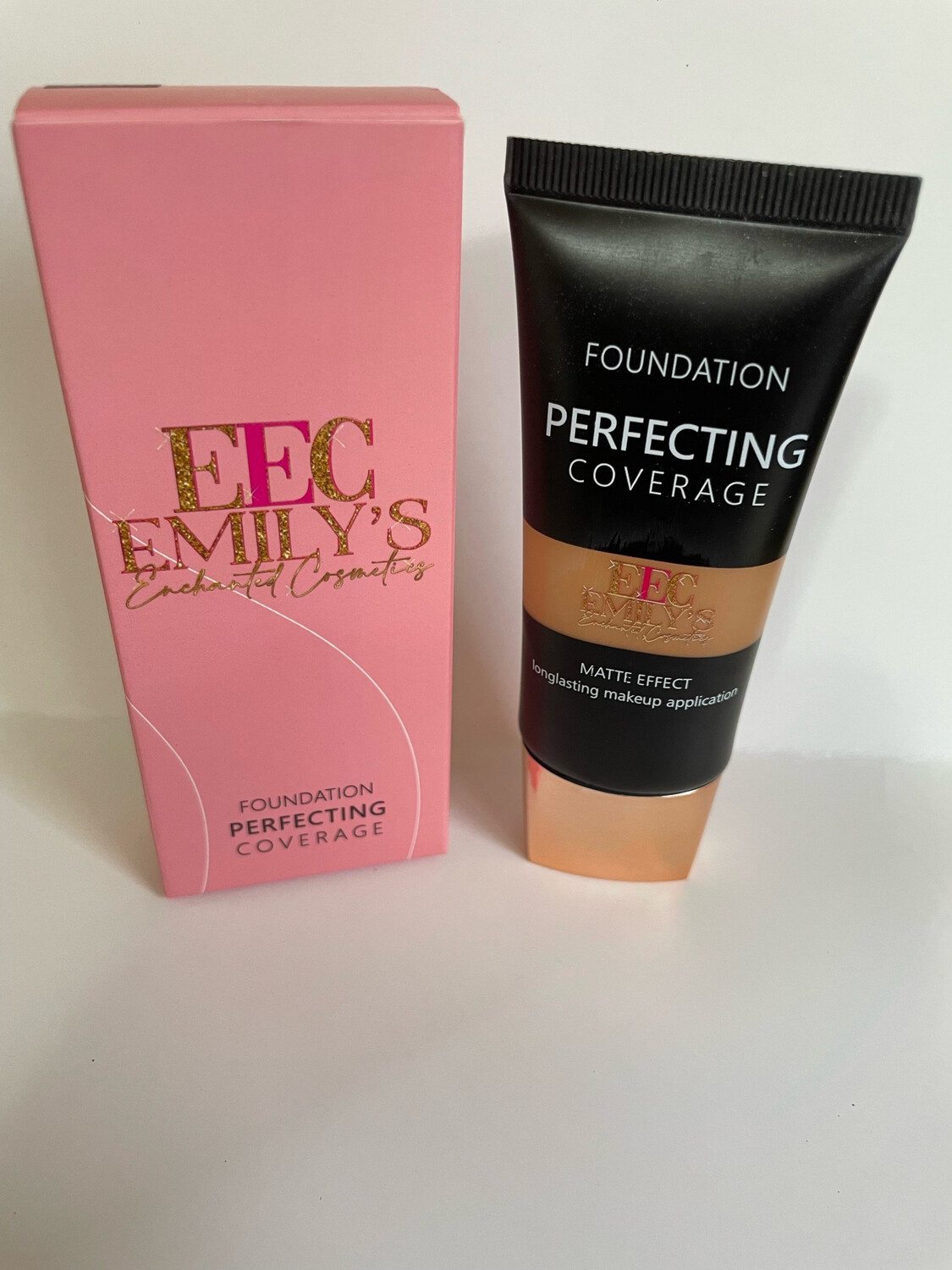 Foundation Perfecting Coverage Almond #05